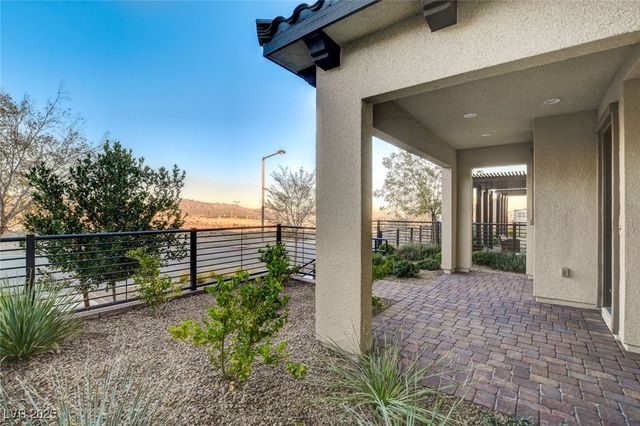 11680 Hamilton Lake Avenue, Las Vegas, NV 89138