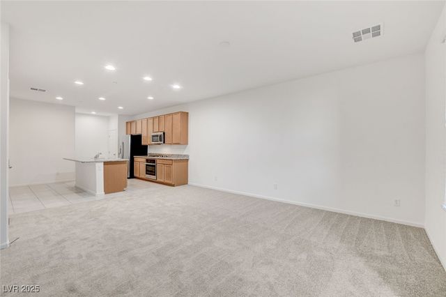 11680 Hamilton Lake Avenue, Las Vegas, NV 89138