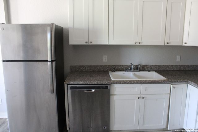 1450 W Craig Pl Unit 1, San Antonio, TX 78201