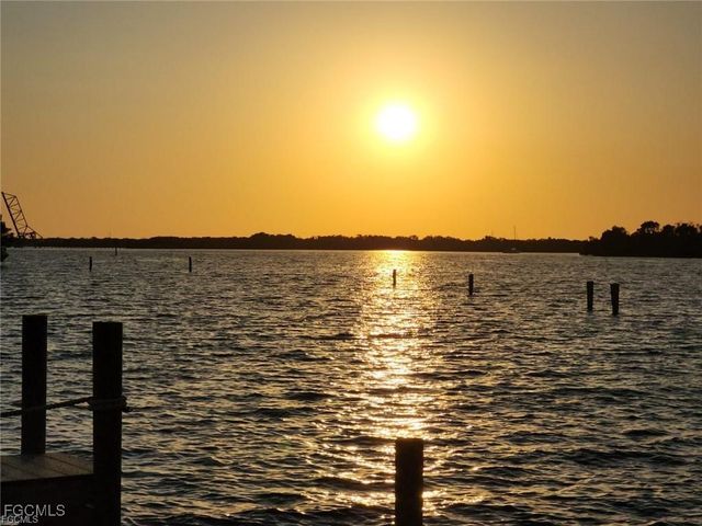 5211 Lake Caloosa DR, Fort Myers, FL 33905