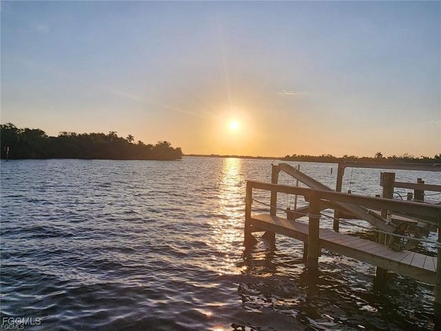 5211 Lake Caloosa DR, Fort Myers, FL 33905
