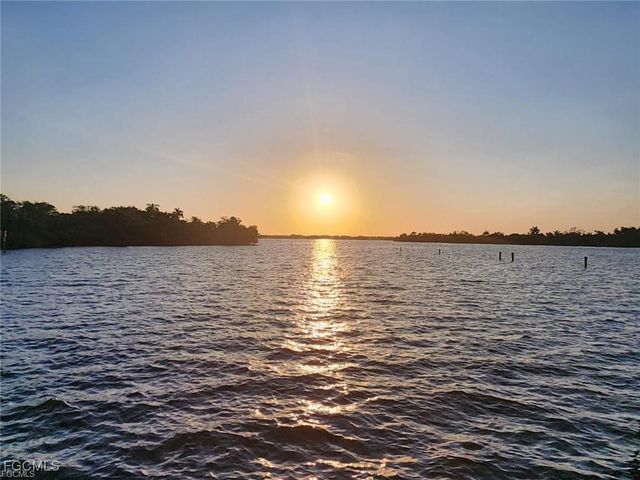 5211 Lake Caloosa DR, Fort Myers, FL 33905