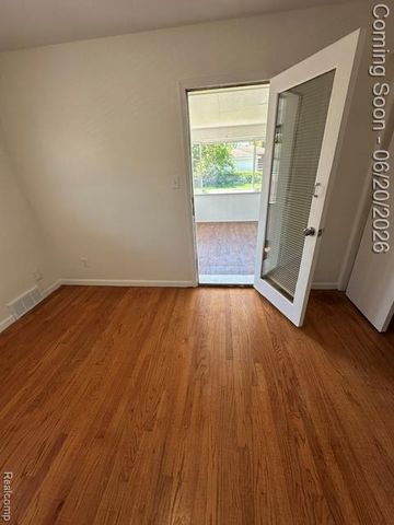17416 Veronica Avenue, Eastpointe, MI 48021