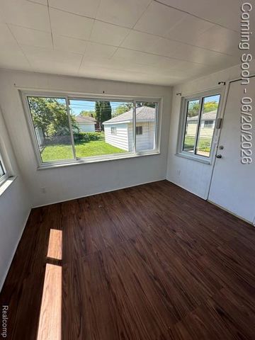 17416 Veronica Avenue, Eastpointe, MI 48021