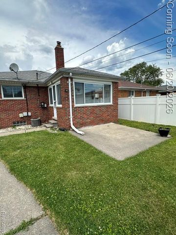 17416 Veronica Avenue, Eastpointe, MI 48021