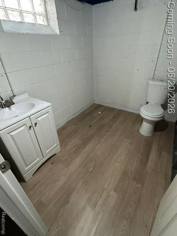 17416 Veronica Avenue, Eastpointe, MI 48021