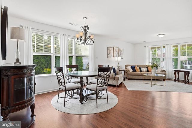 33 CHENNAULT TRL, Falling Waters, WV 25419