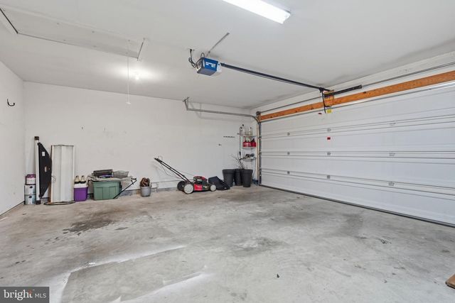 33 CHENNAULT TRL, Falling Waters, WV 25419