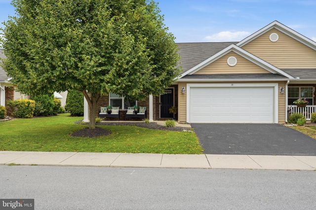 33 CHENNAULT TRL, Falling Waters, WV 25419