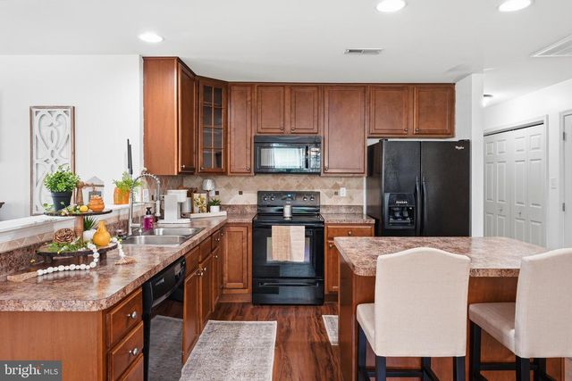 33 CHENNAULT TRL, Falling Waters, WV 25419