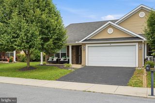 33 CHENNAULT TRL, Falling Waters, WV 25419