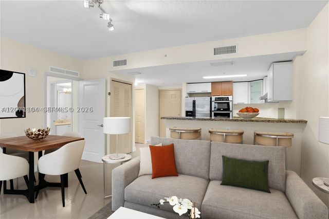 170 SE 14th St 1506, Miami, FL 33131