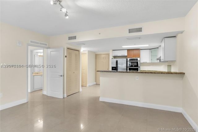 170 SE 14th St 1506, Miami, FL 33131