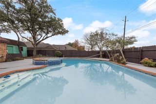 1040 Eagle Drive, Desoto, TX 75115