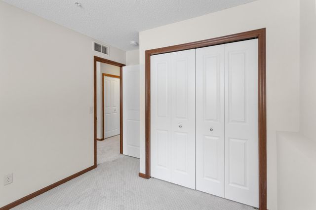 3091 Wilderness Path, Woodbury, MN 55129