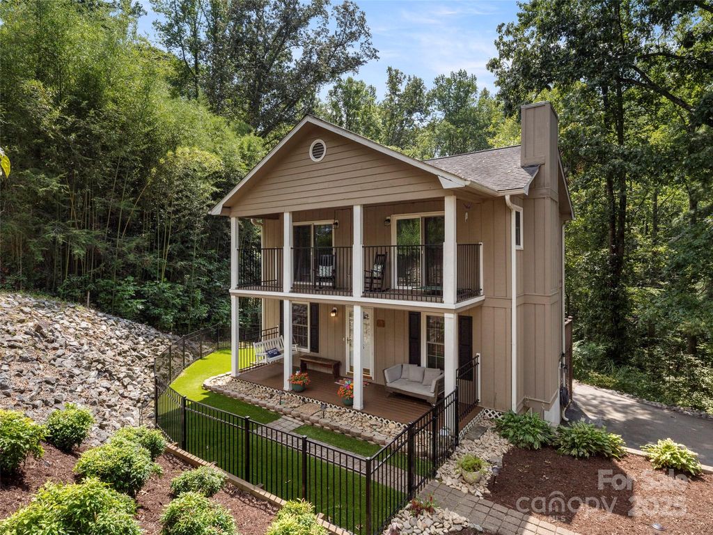 25 Candor Drive, Fletcher, NC 28732
