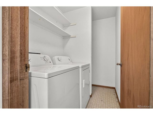 102 Creekside Ln, Colorado Springs, CO 80906