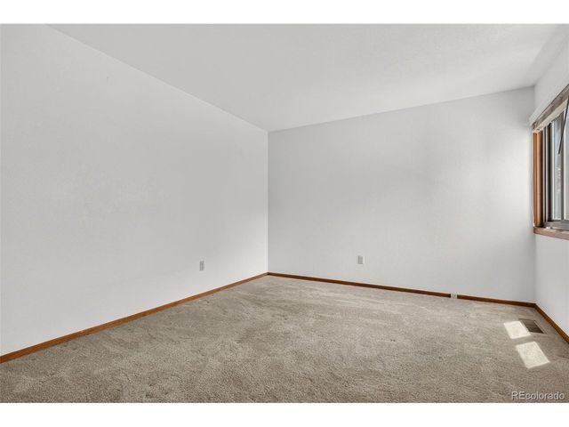 102 Creekside Ln, Colorado Springs, CO 80906