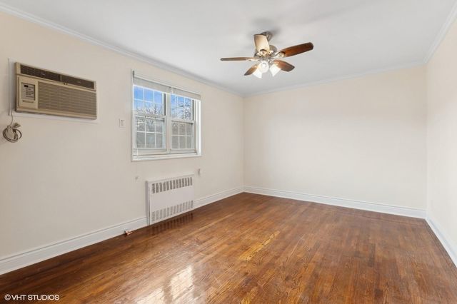 210-16 69 Avenue B, Oakland Gardens, NY 11364