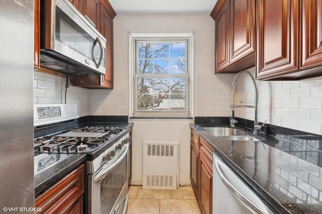 210-16 69 Avenue B, Oakland Gardens, NY 11364