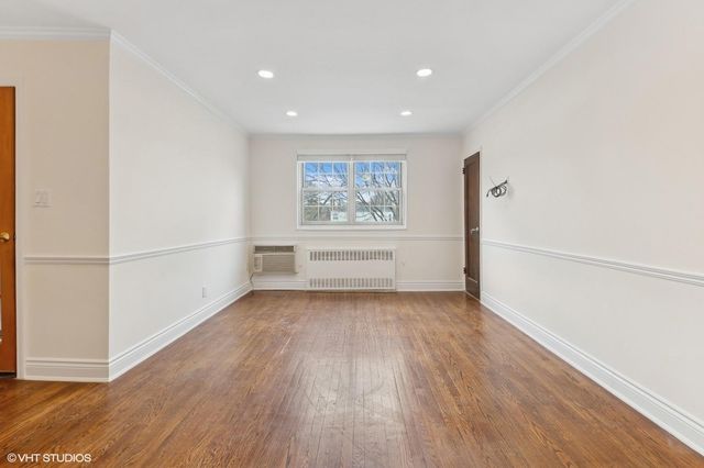 210-16 69 Avenue B, Oakland Gardens, NY 11364
