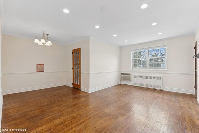 210-16 69 Avenue B, Oakland Gardens, NY 11364