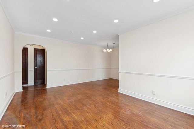 210-16 69 Avenue B, Oakland Gardens, NY 11364