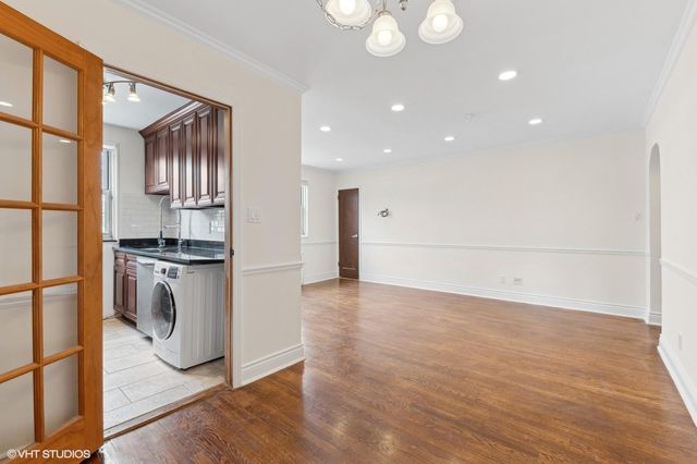 210-16 69 Avenue B, Oakland Gardens, NY 11364