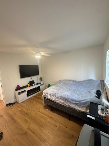 4755 N Sharon Avenue, Fresno, CA 93704