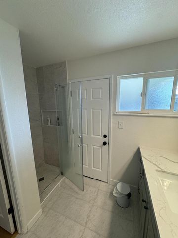 4755 N Sharon Avenue, Fresno, CA 93704