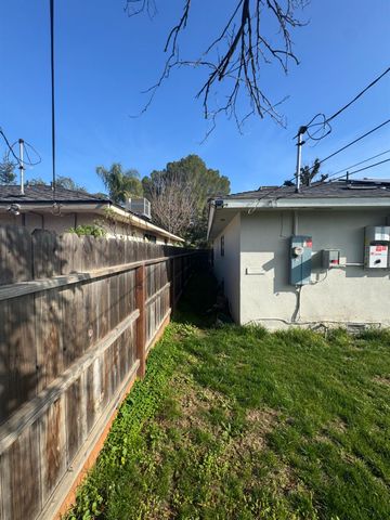 4755 N Sharon Avenue, Fresno, CA 93704