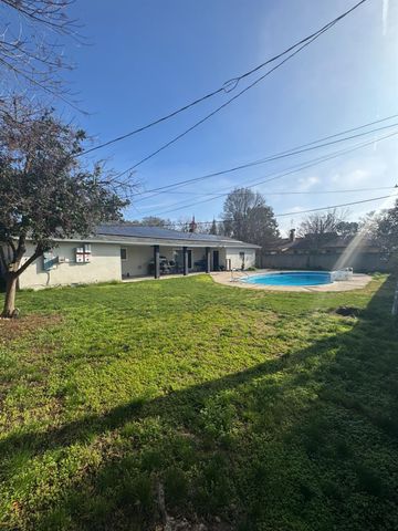 4755 N Sharon Avenue, Fresno, CA 93704