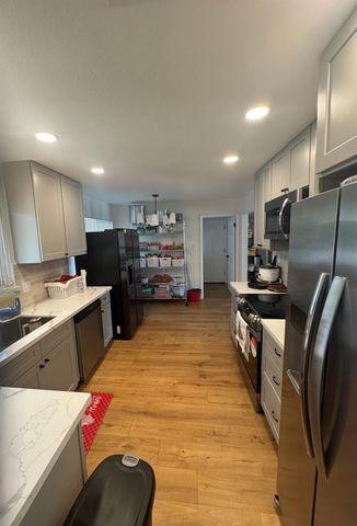 4755 N Sharon Avenue, Fresno, CA 93704