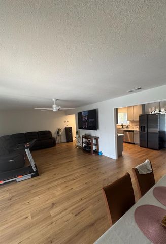 4755 N Sharon Avenue, Fresno, CA 93704