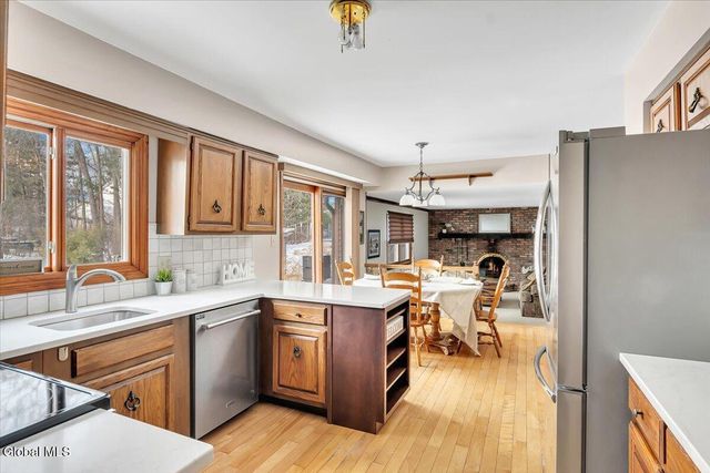 767 Huntingdon Drive, Niskayuna, NY 12309