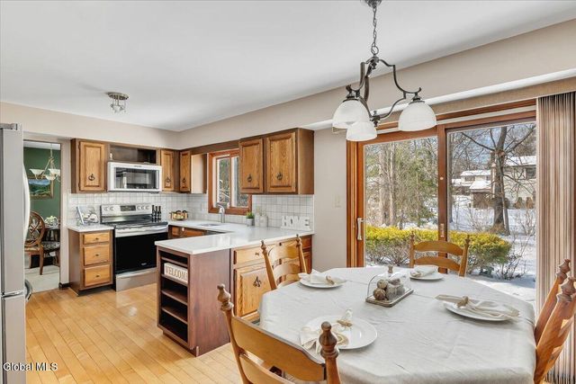 767 Huntingdon Drive, Niskayuna, NY 12309