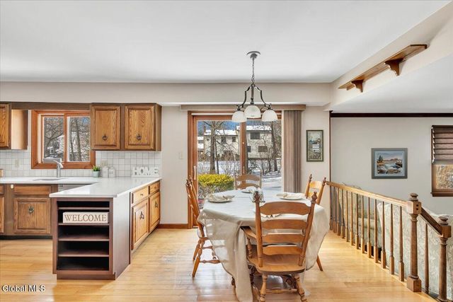 767 Huntingdon Drive, Niskayuna, NY 12309