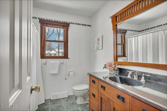 767 Huntingdon Drive, Niskayuna, NY 12309