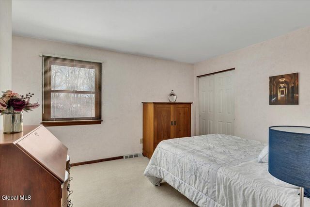 767 Huntingdon Drive, Niskayuna, NY 12309