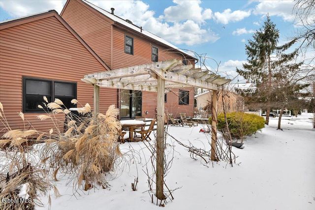 767 Huntingdon Drive, Niskayuna, NY 12309