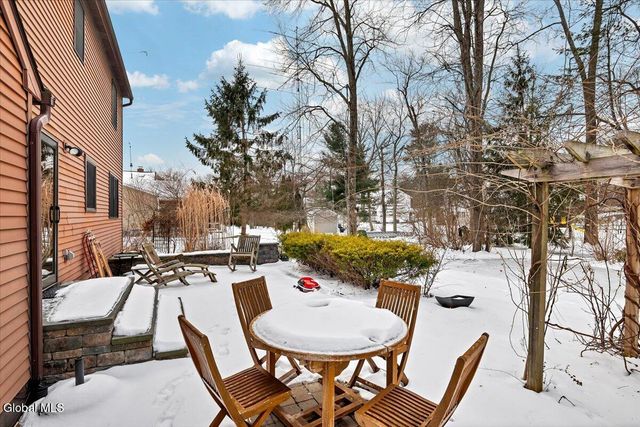 767 Huntingdon Drive, Niskayuna, NY 12309