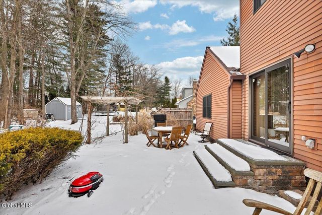 767 Huntingdon Drive, Niskayuna, NY 12309