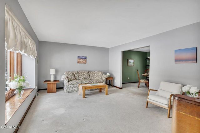 767 Huntingdon Drive, Niskayuna, NY 12309