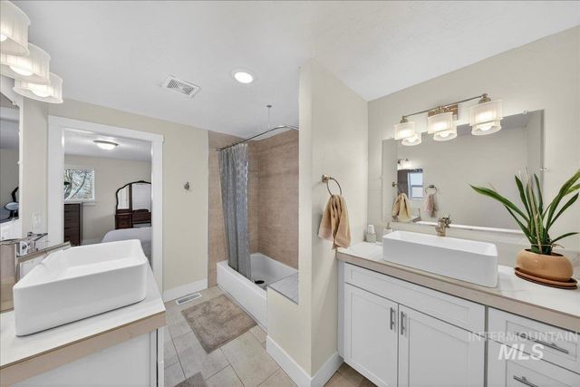 621 N Roosevelt St, Boise, ID 83706