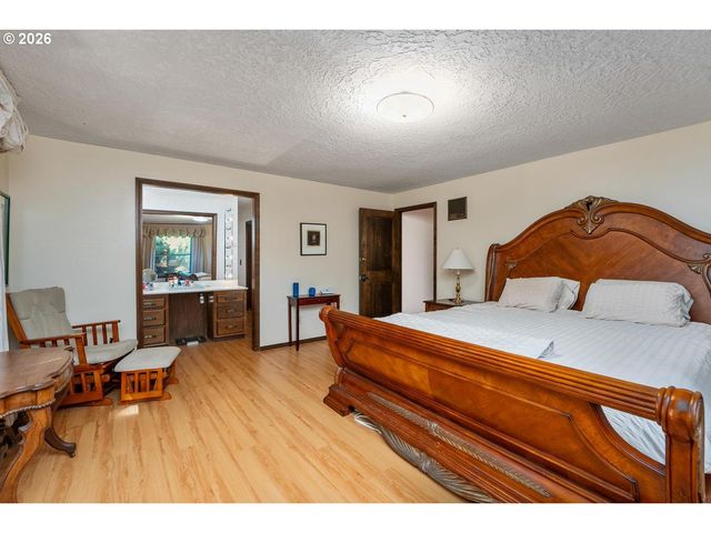 18345 Se CHELDELIN Rd, Gresham, OR 97080