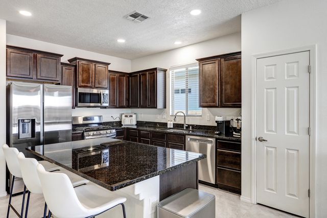 4453 Golden Eagle Loop NE, Rio Rancho, NM 87144