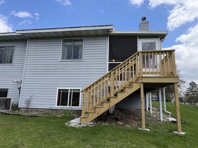 1045 Saddle Ridge, Portage, WI 53901