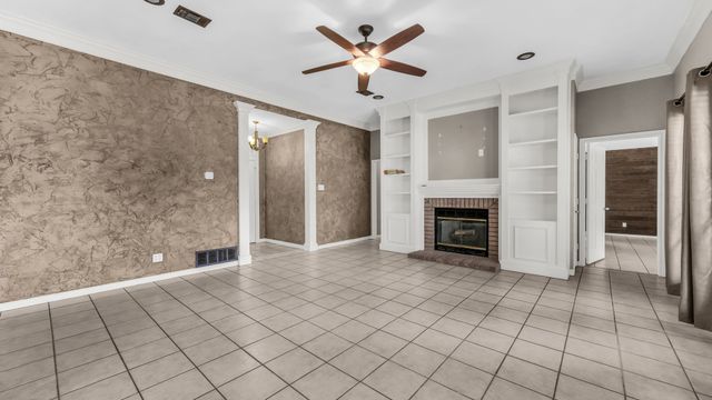 808 W Couts Street, Weatherford, TX 76086