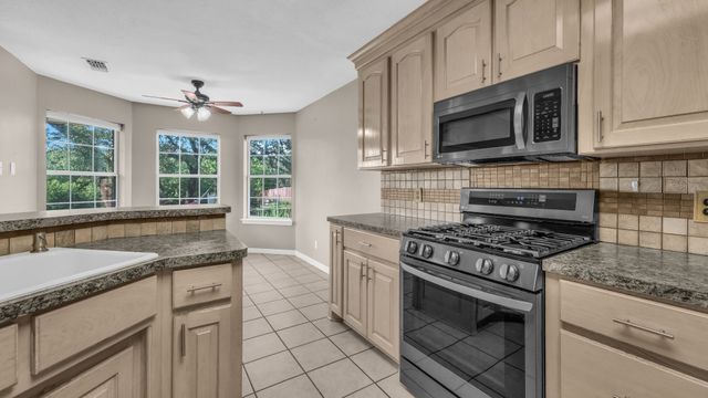 808 W Couts Street, Weatherford, TX 76086