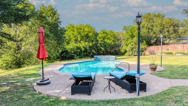 808 W Couts Street, Weatherford, TX 76086
